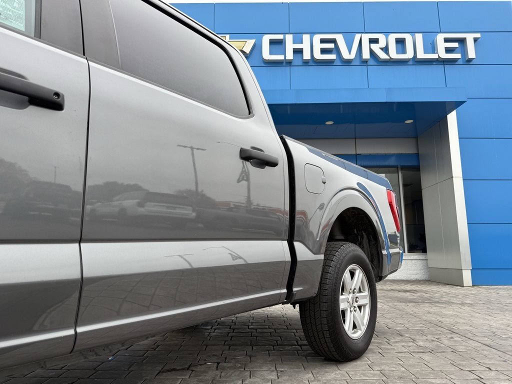 2023 Ford F-150 XLT photo 3