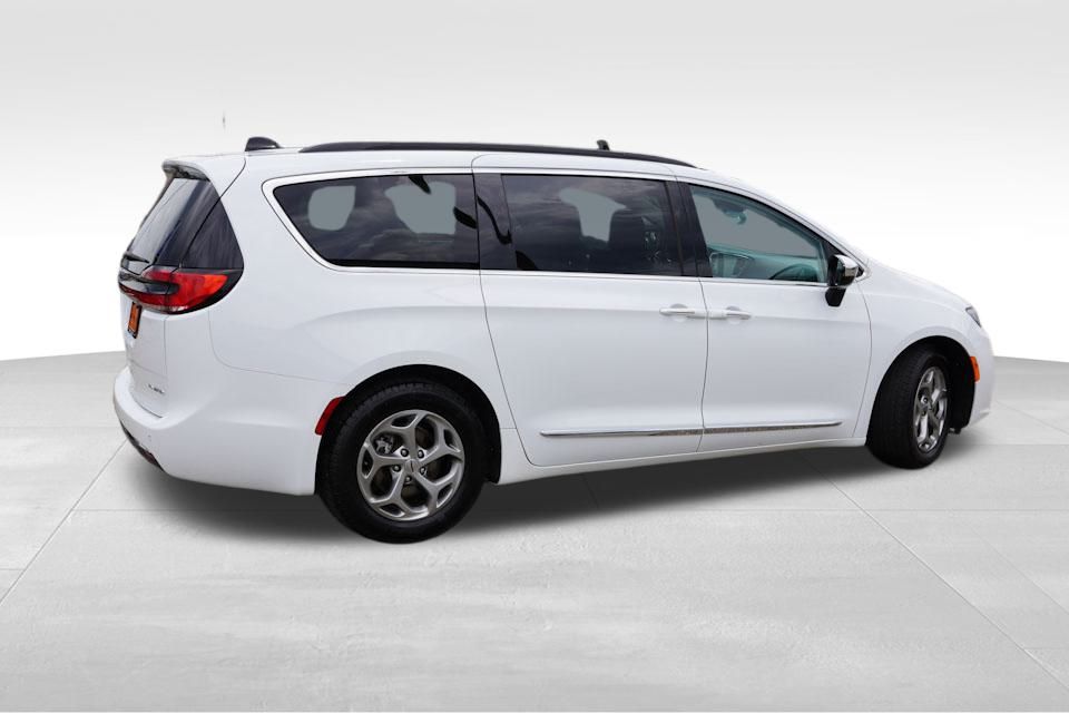 2023 Chrysler Pacifica Limited photo 4