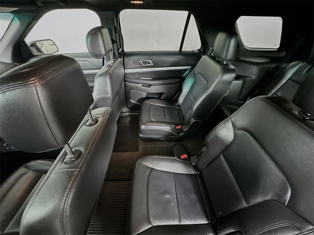 2016 Ford Explorer XLT photo 19