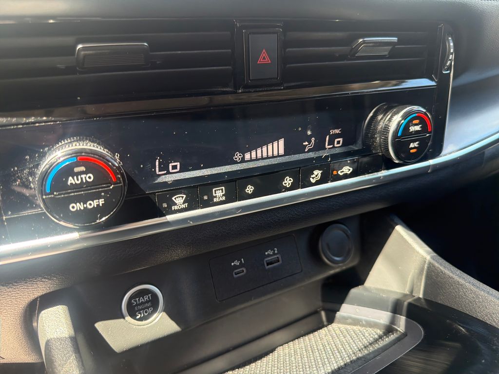 2021 Nissan Rogue SV photo 34