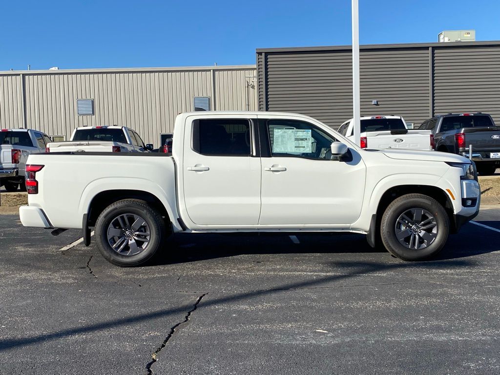 2025 Nissan Frontier SV photo 3