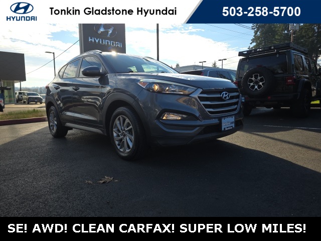 2017 Hyundai Tucson SE photo 2