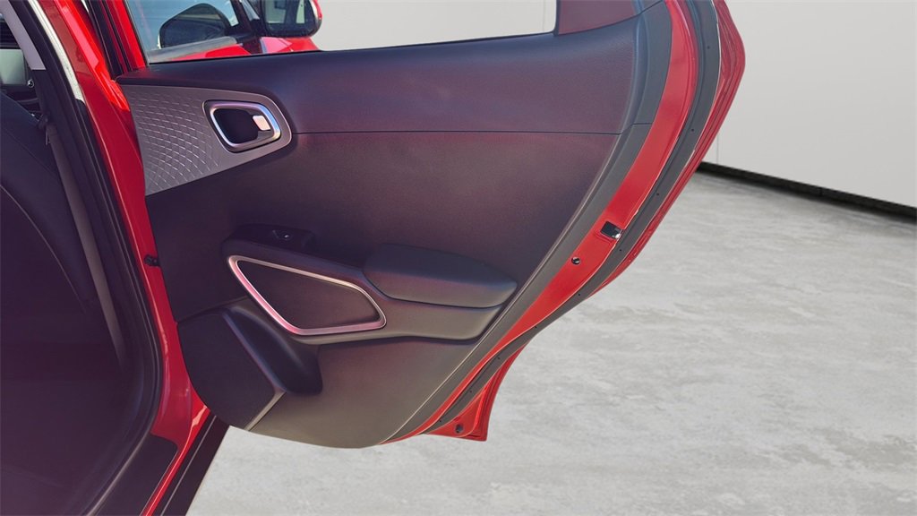 2023 Kia Soul LX photo 4