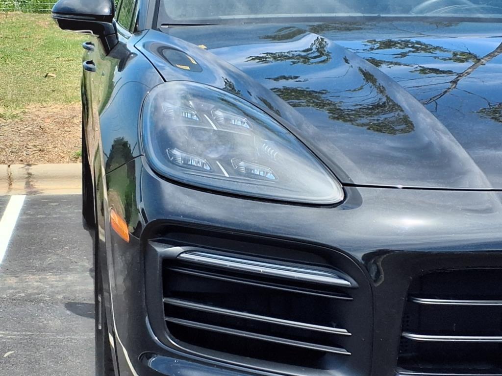 2023 Porsche Cayenne S Platinum Edition photo 3