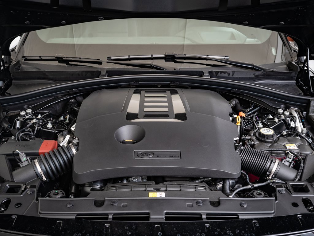 2026 Land Rover Range Rover Velar SE photo 32
