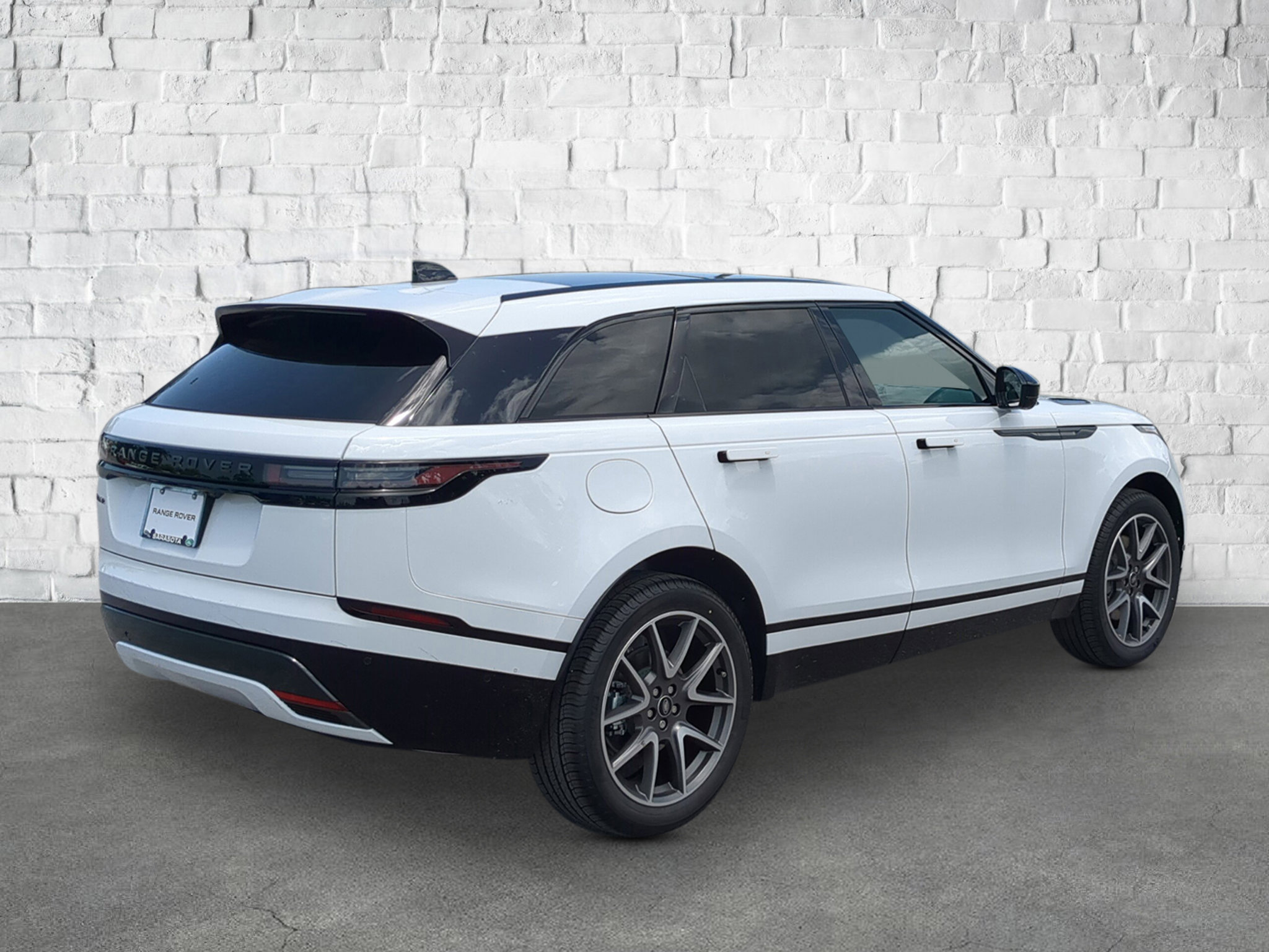 2026 Land Rover Range Rover Velar SE photo 6