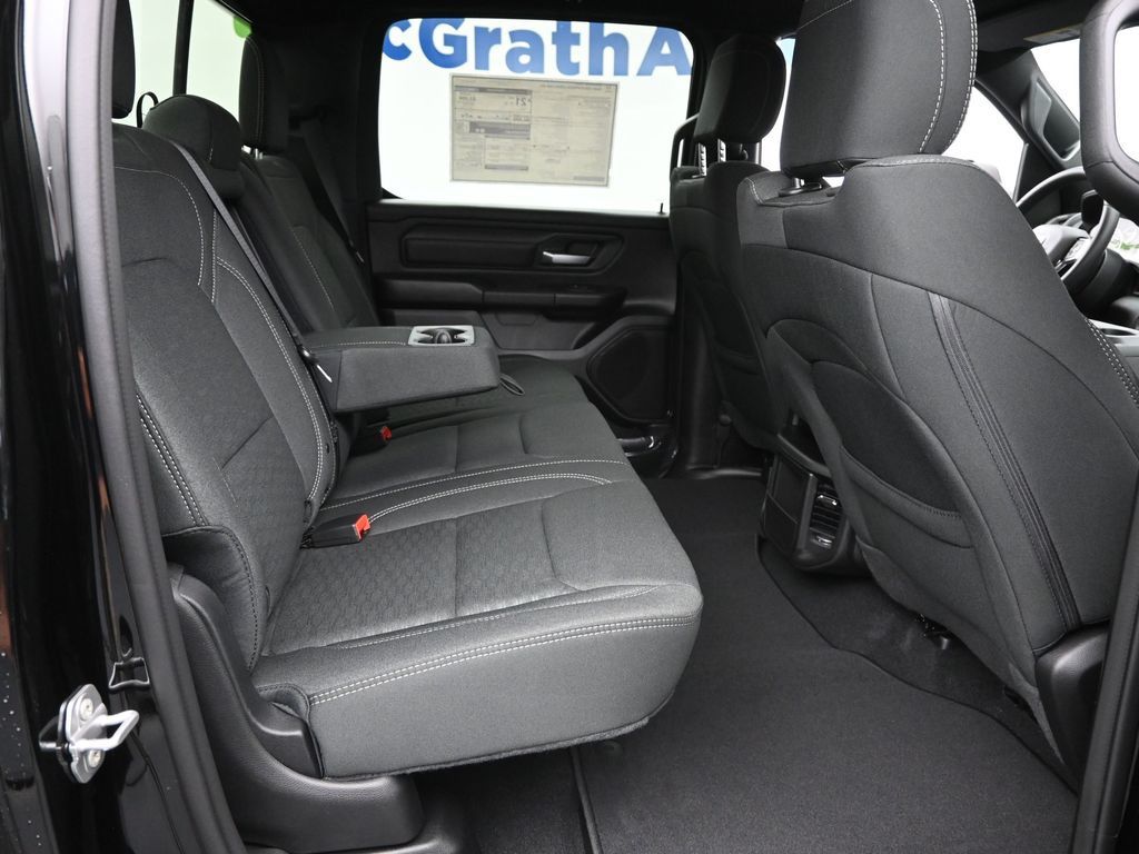 2025 Ram 1500 Tradesman photo 5