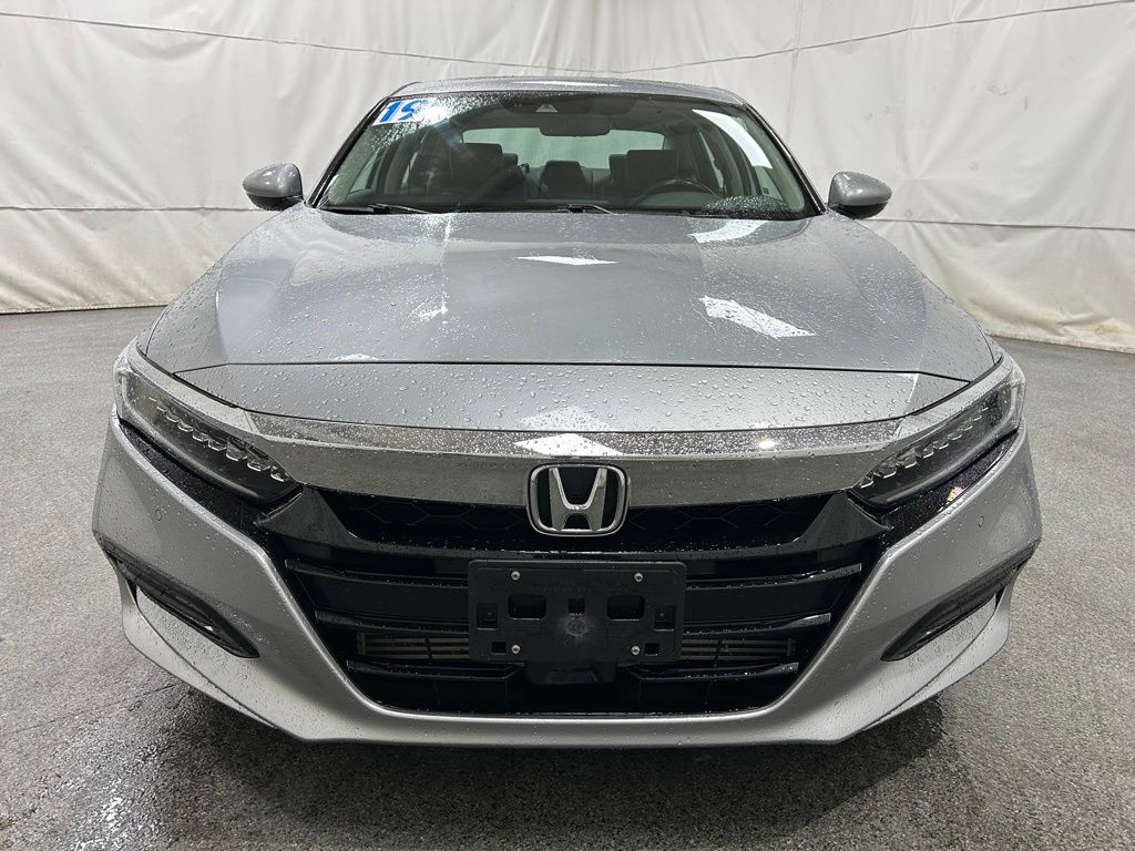 2019 Honda Accord Touring 2.0T photo 2
