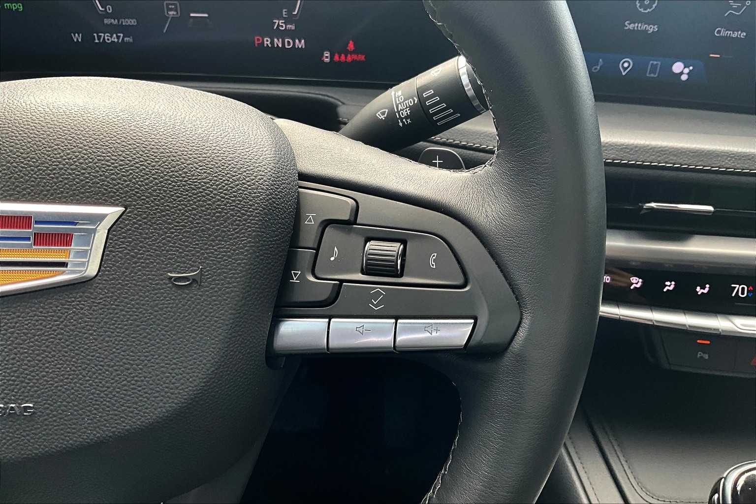 2025 Cadillac XT4 Premium Luxury photo 23