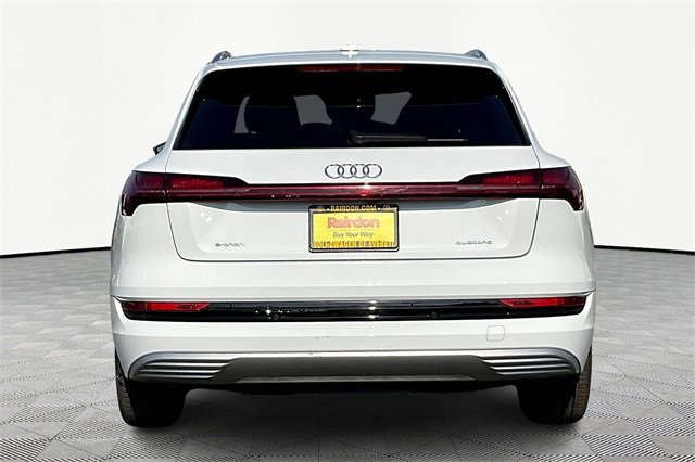 2022 Audi e-tron Premium Plus photo 3
