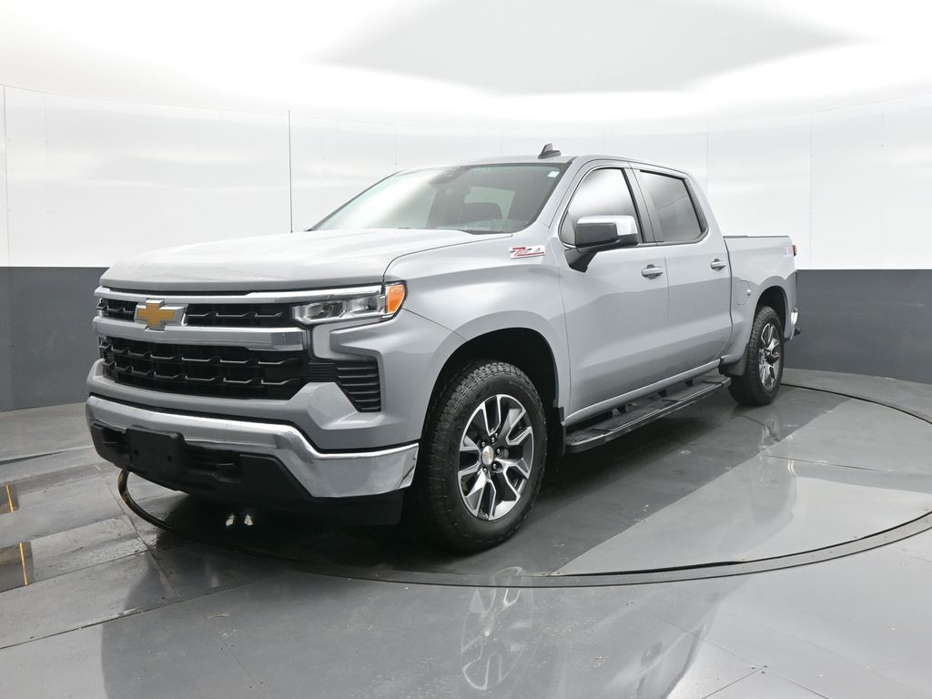 2024 Chevrolet Silverado 1500 LT photo 2