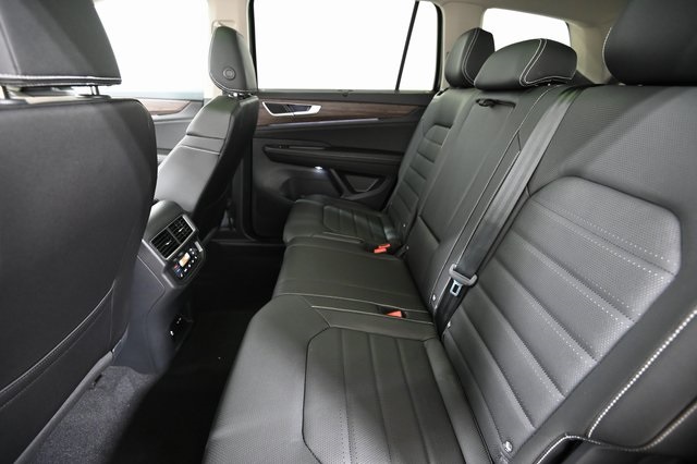 2026 Volkswagen Atlas SEL photo 7