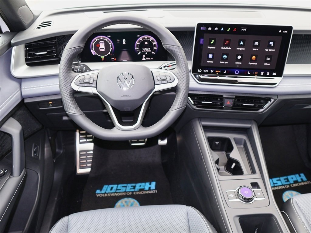 2025 Volkswagen Tiguan SE R-Line Black photo 17