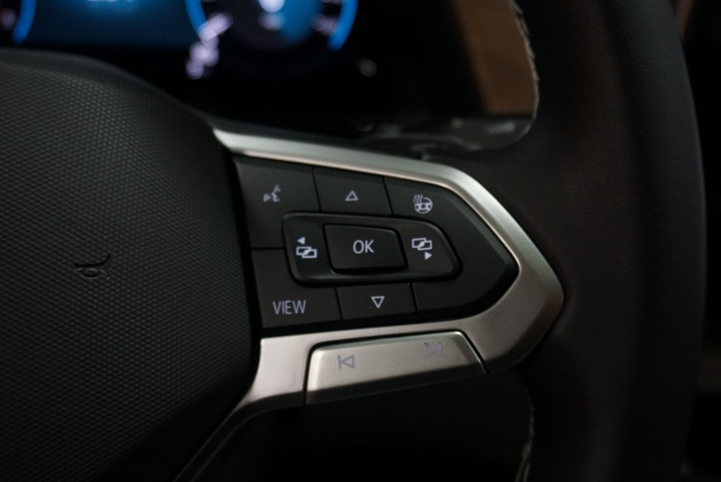2025 Volkswagen Atlas SE Technology photo 24