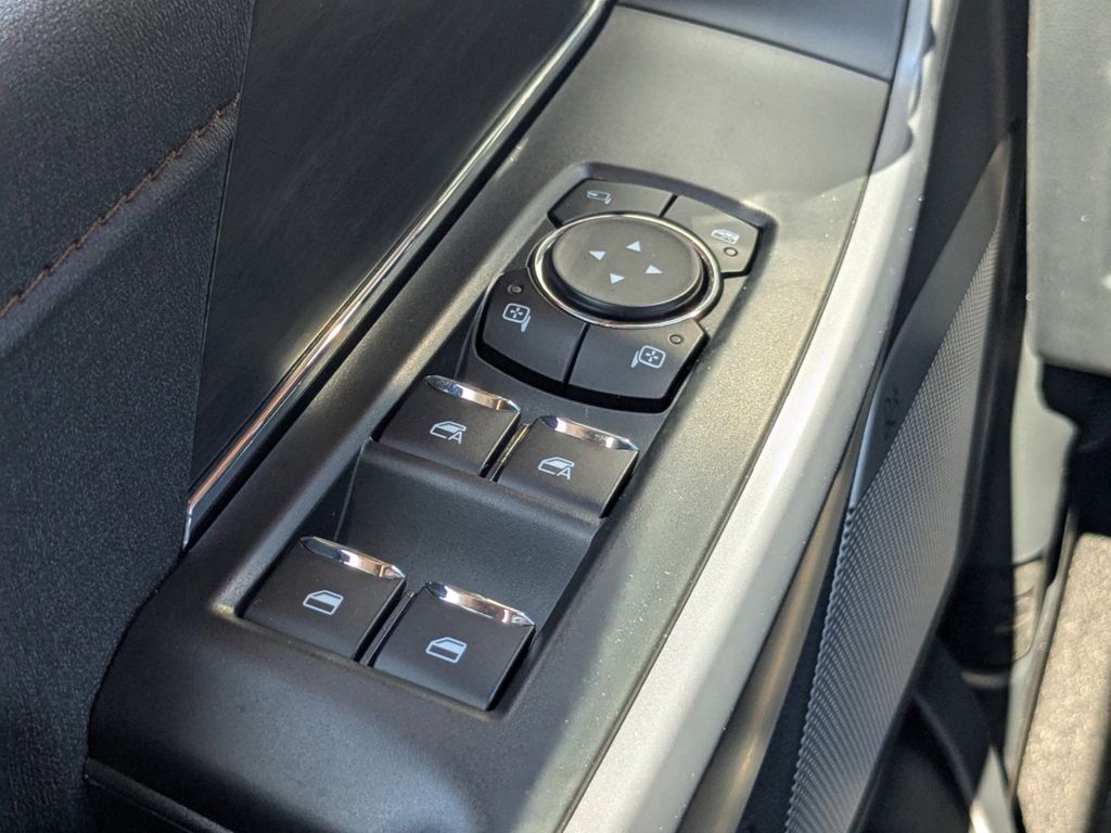 2025 Ford F-150 Lariat photo 26