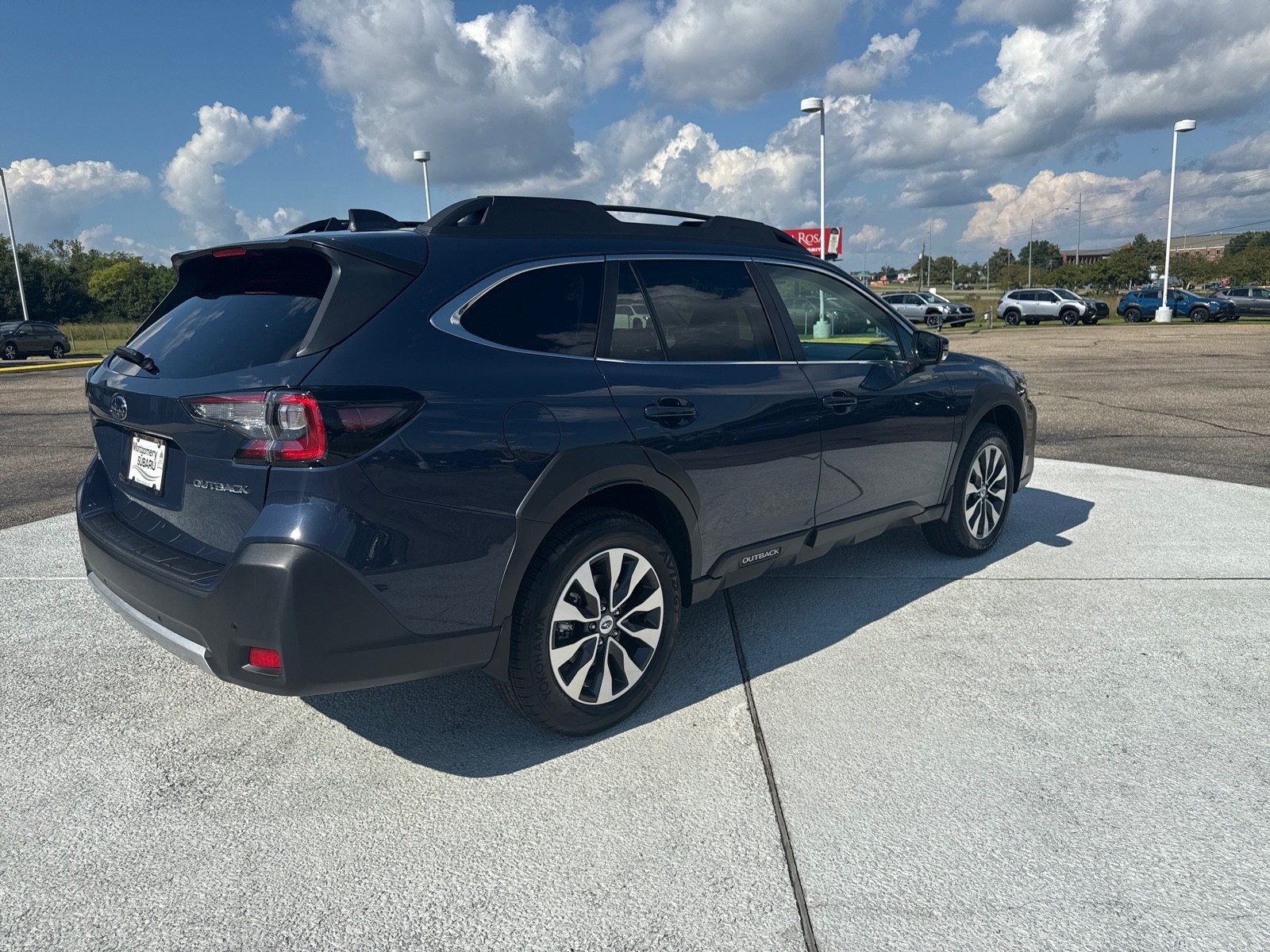 2025 Subaru Outback Limited photo 4