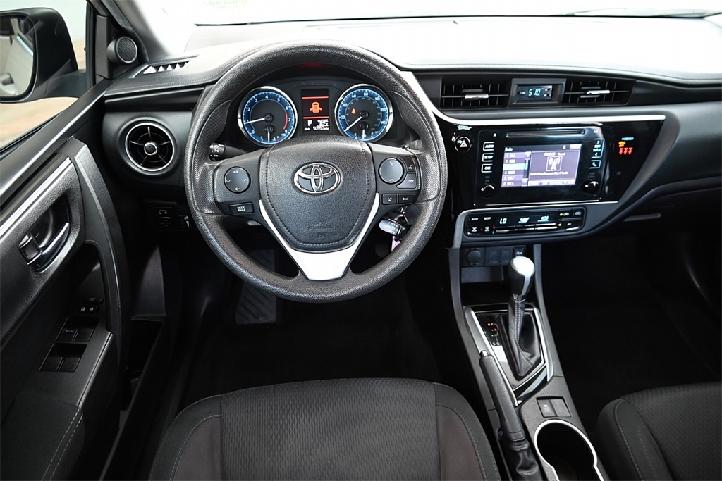 2019 Toyota Corolla L photo 11