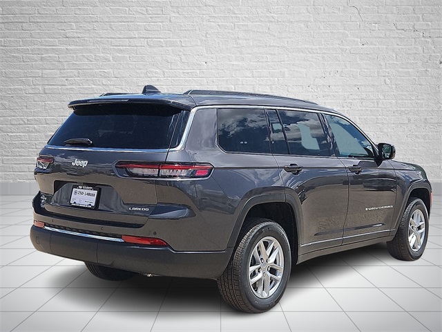 2025 Jeep Grand Cherokee Laredo photo 4