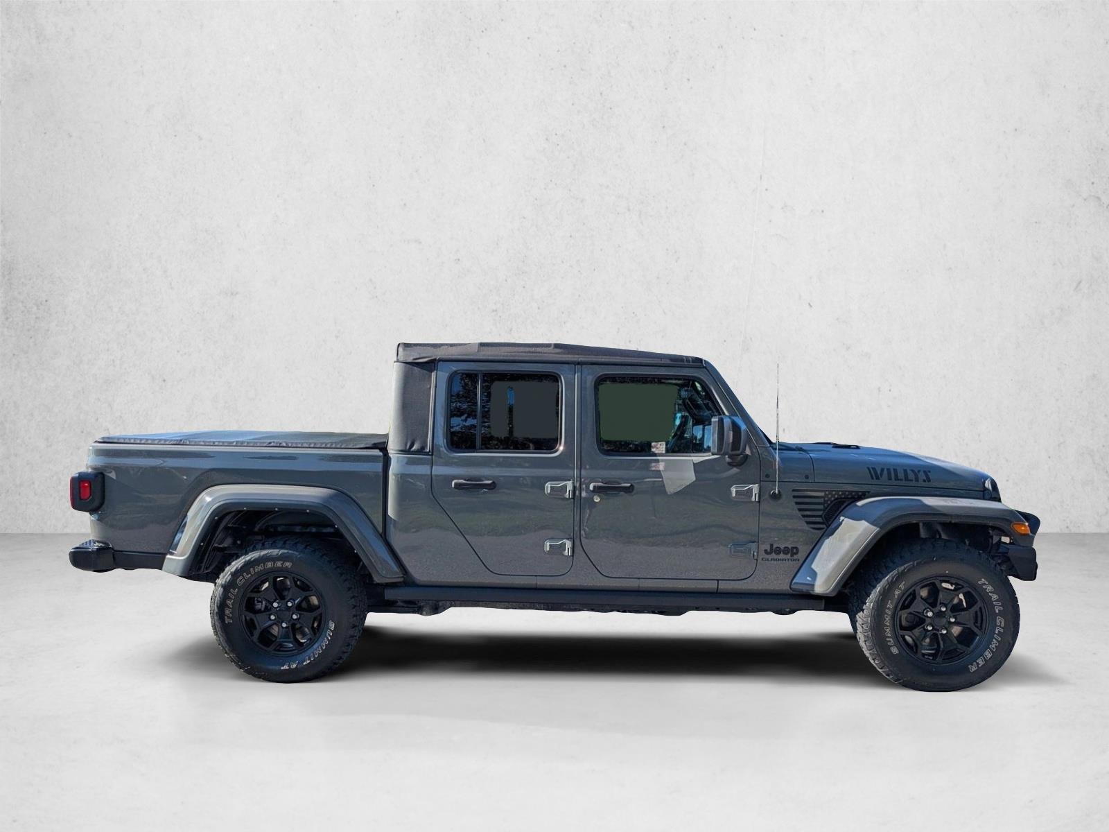2021 Jeep Gladiator Willys Sport photo 4