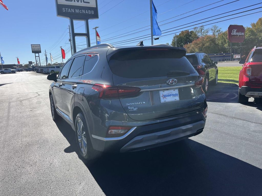 2020 Hyundai Santa Fe SEL photo 3
