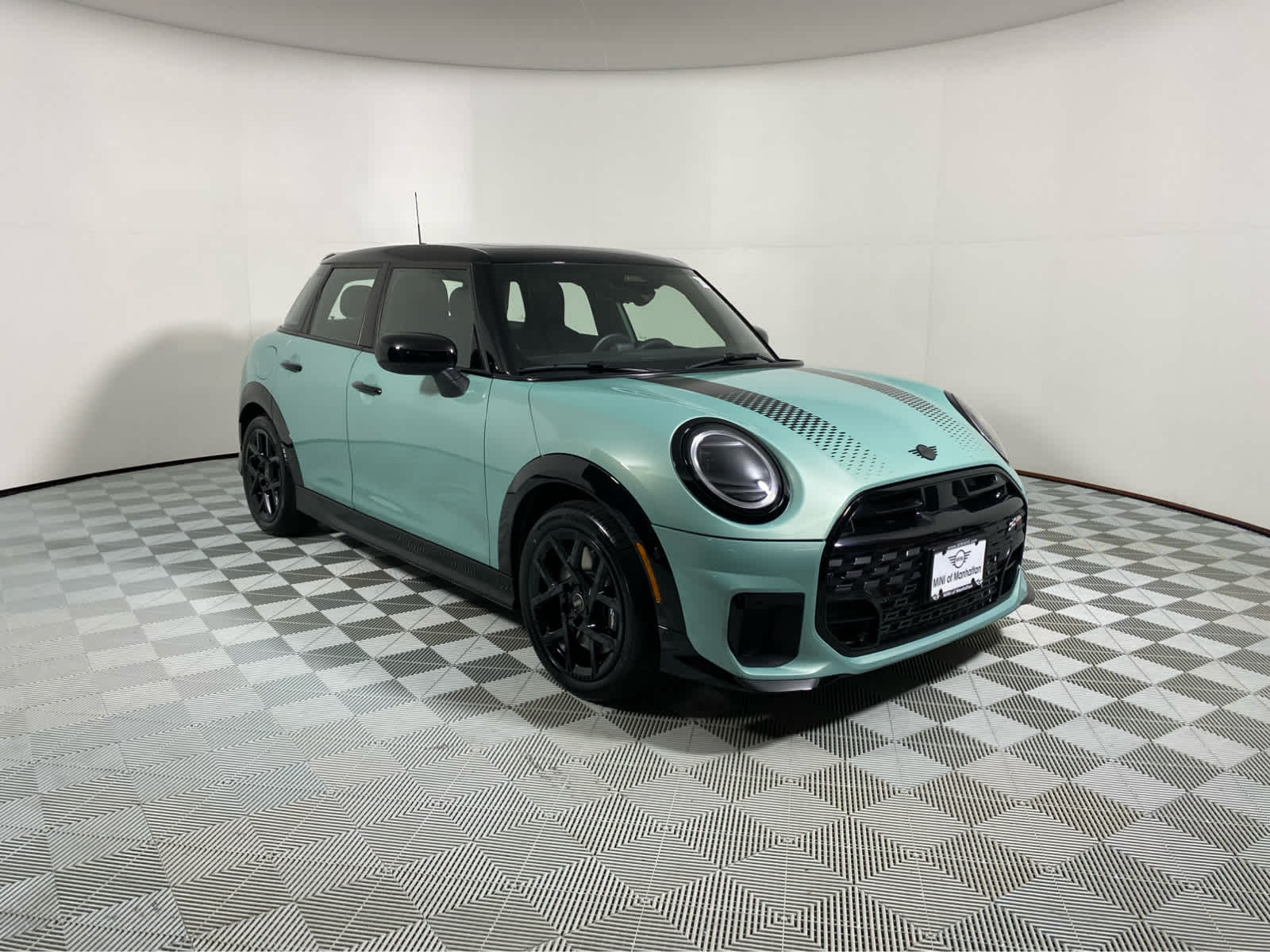 2026 MINI Hardtop 4 Door S's photo