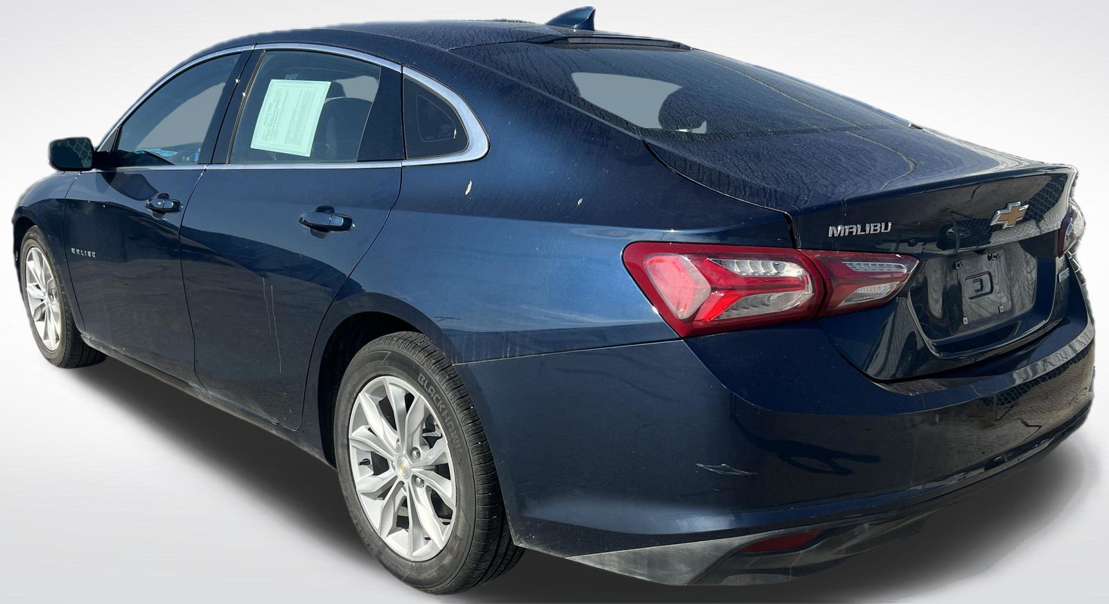 2022 Chevrolet Malibu photo 2