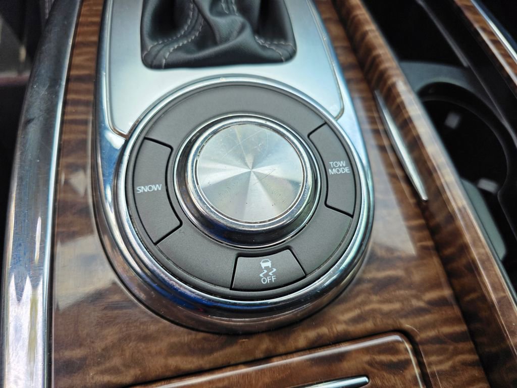2020 Nissan Armada SL photo 18