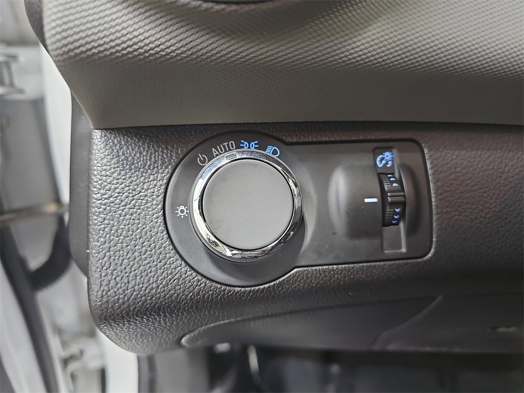 2014 Chevrolet Sonic LT photo 20