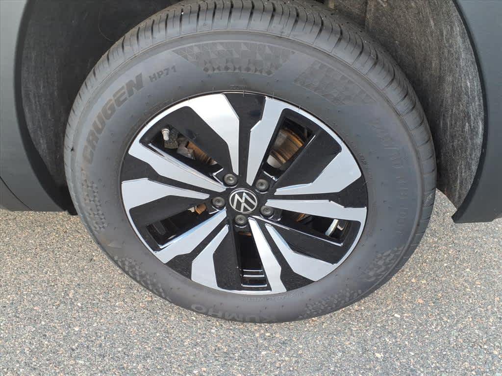 2025 Volkswagen Atlas Cross Sport SE photo 4