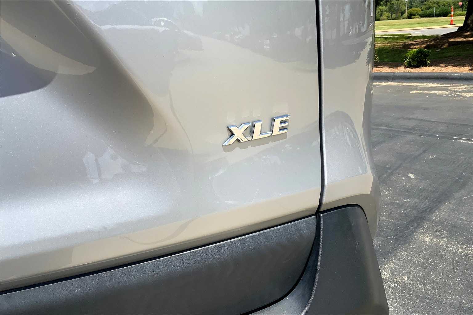 2023 Toyota RAV4 XLE photo 9