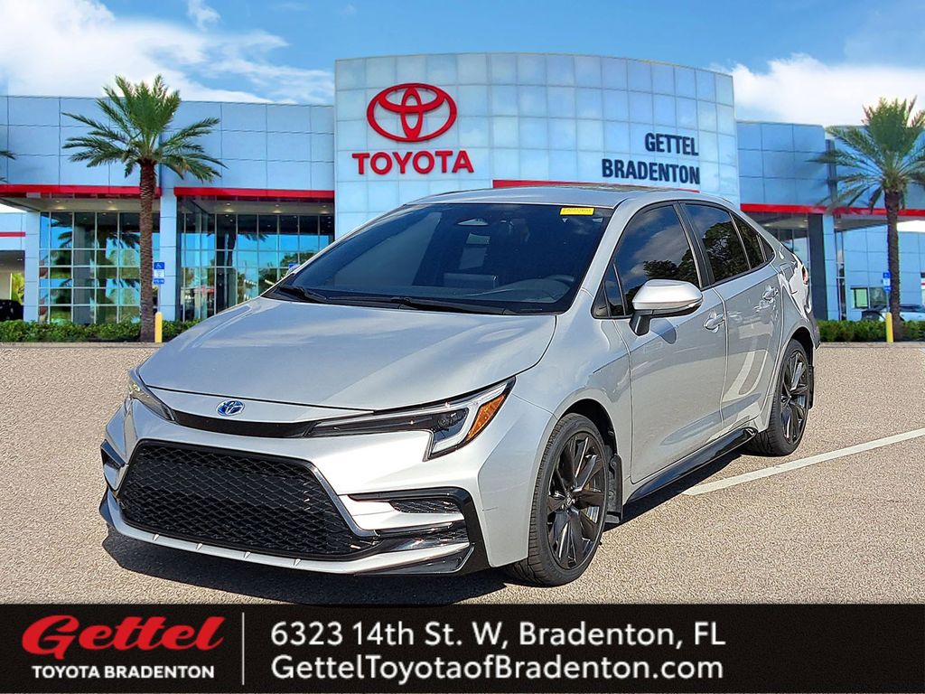 2023 Toyota Corolla SE's photo