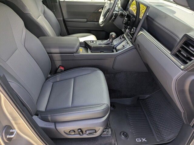 2024 Lexus GX 550 photo 33