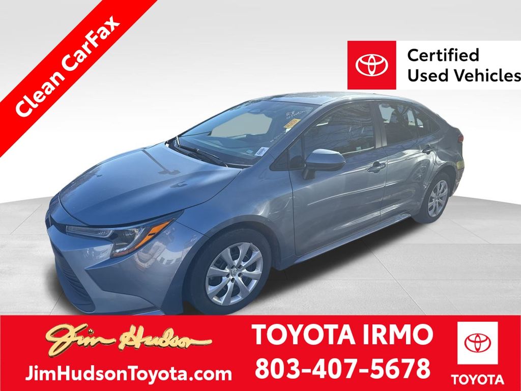 2024 Toyota Corolla LE's photo