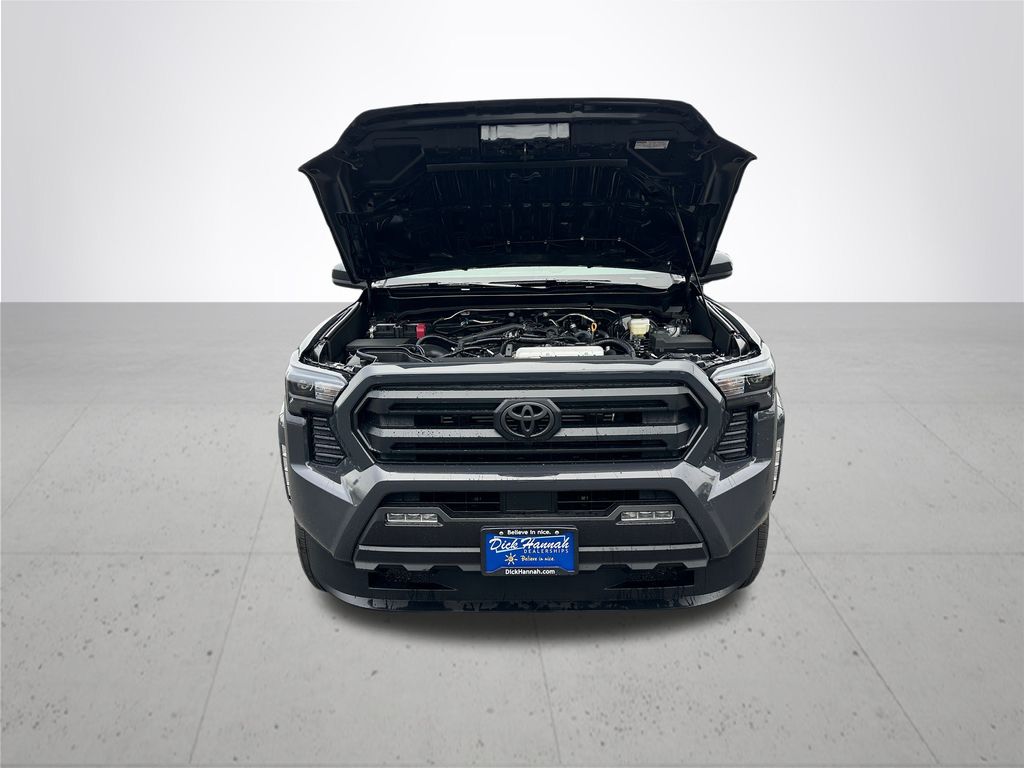 2025 Toyota Tacoma SR5 4x4 Double Cab photo 4