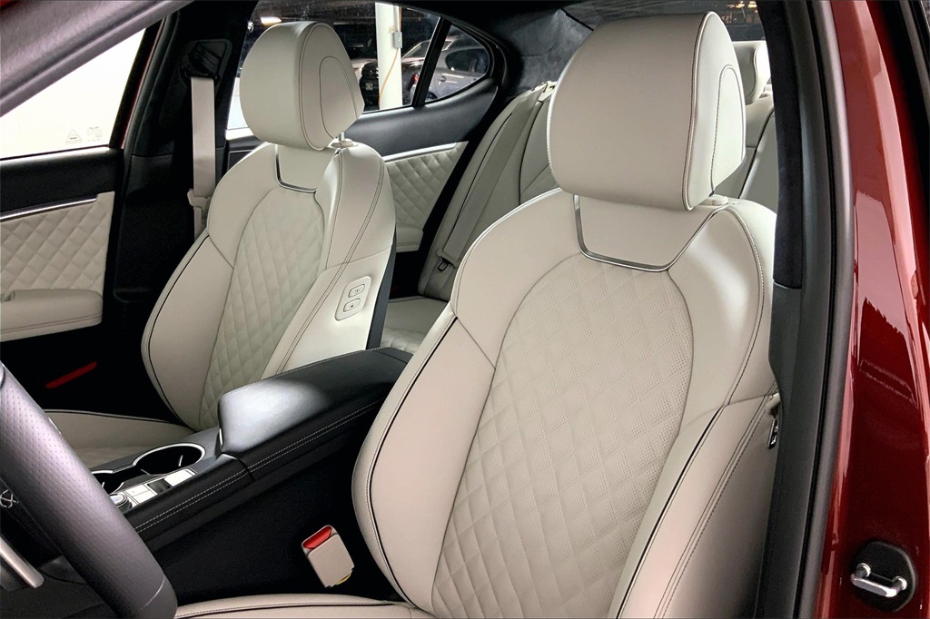 2025 Genesis G70 3.3T Sport Prestige photo 7