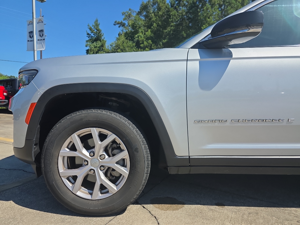 2022 Jeep Grand Cherokee Limited photo 4