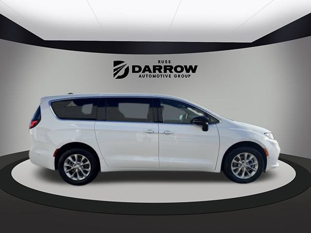 2025 Chrysler Pacifica photo 2