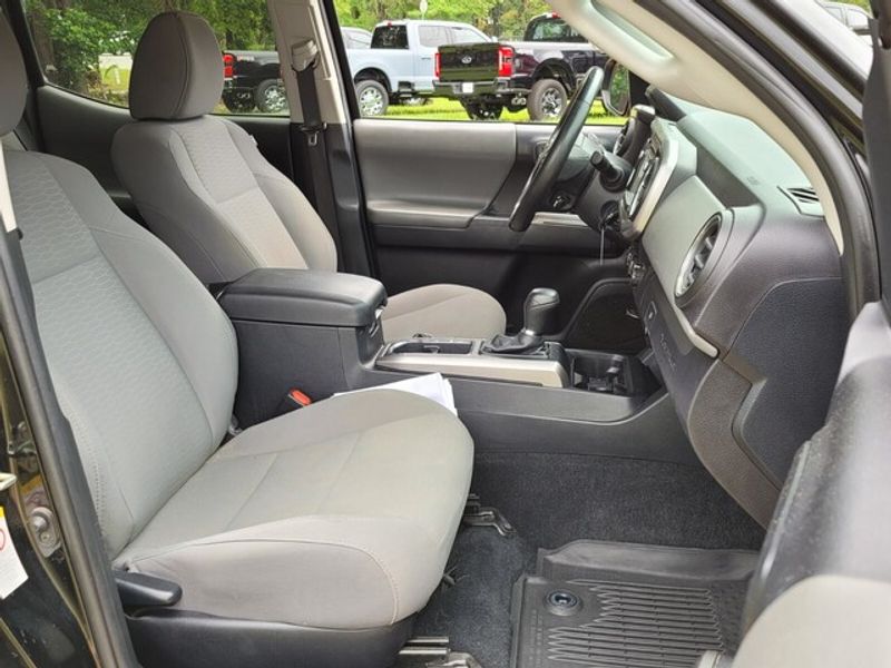 2019 Toyota Tacoma SR5 photo 13