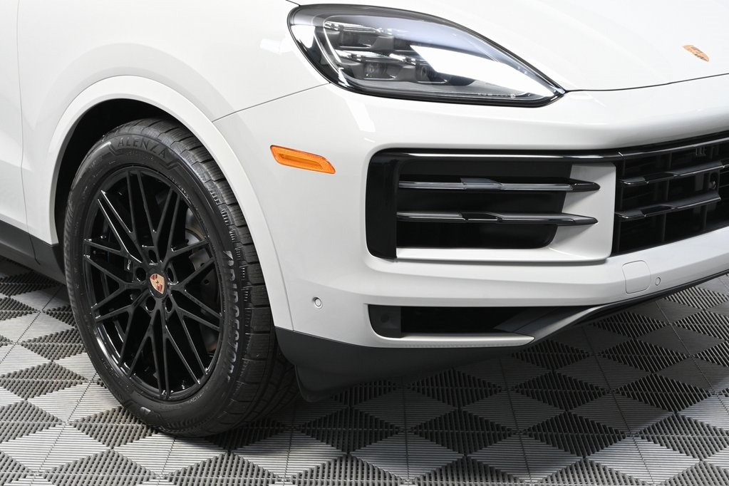 2026 Porsche Cayenne Coupe photo 32