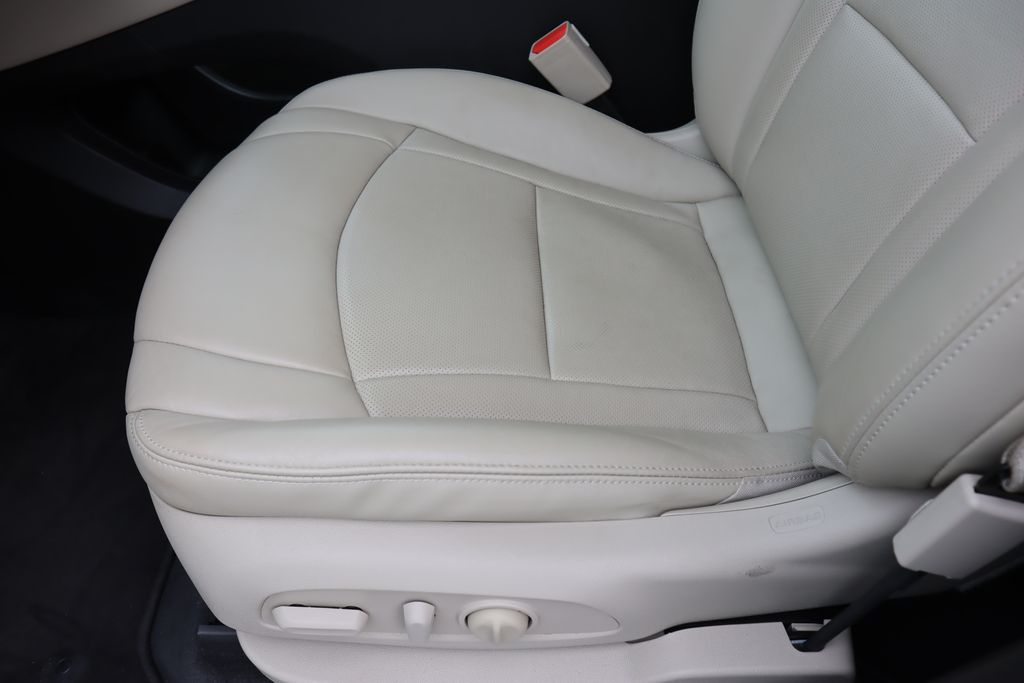 2021 Buick Enclave Essence photo 20