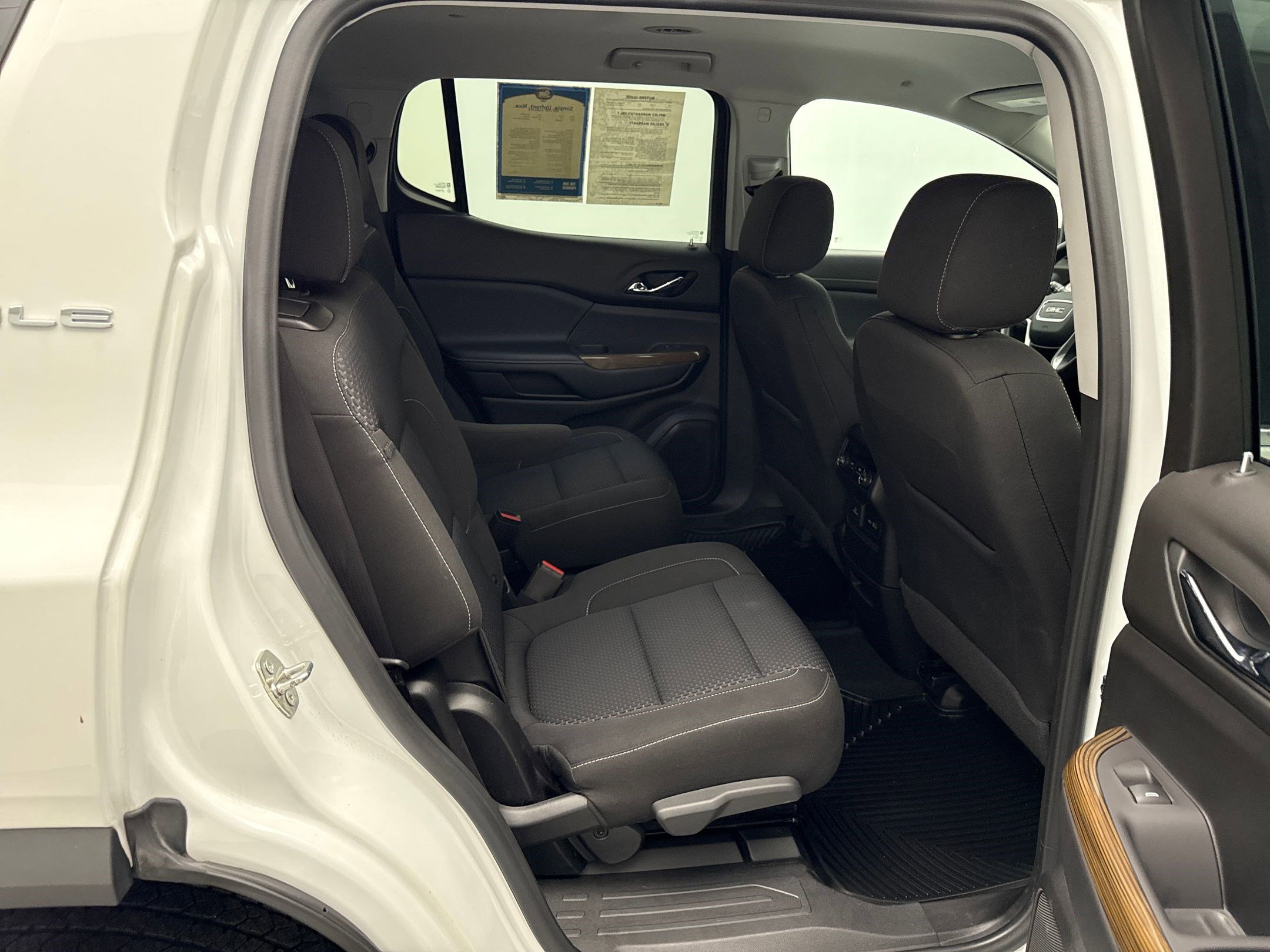 2021 Gmc Acadia SLE photo 27