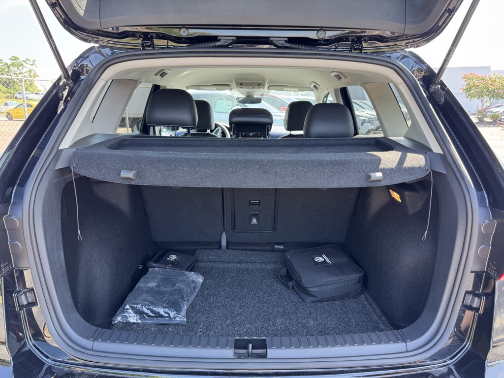 2023 Volkswagen Taos SE photo 31