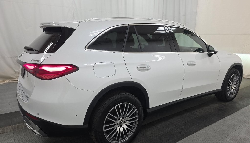 2024 Mercedes Benz GLC 300 photo 4