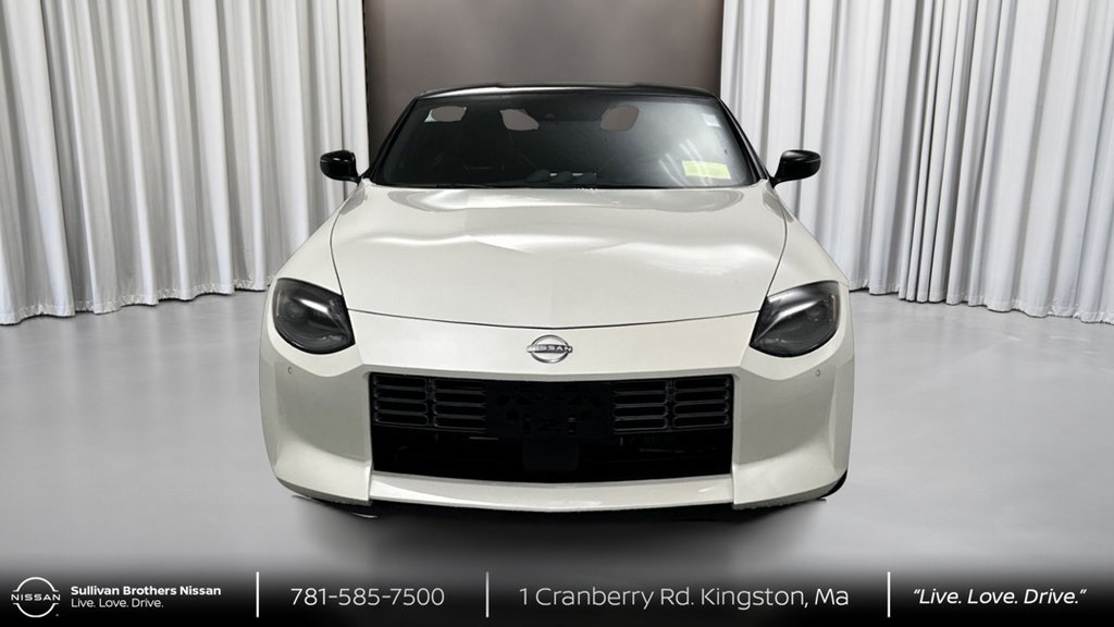 2025 Nissan Z Performance photo 2