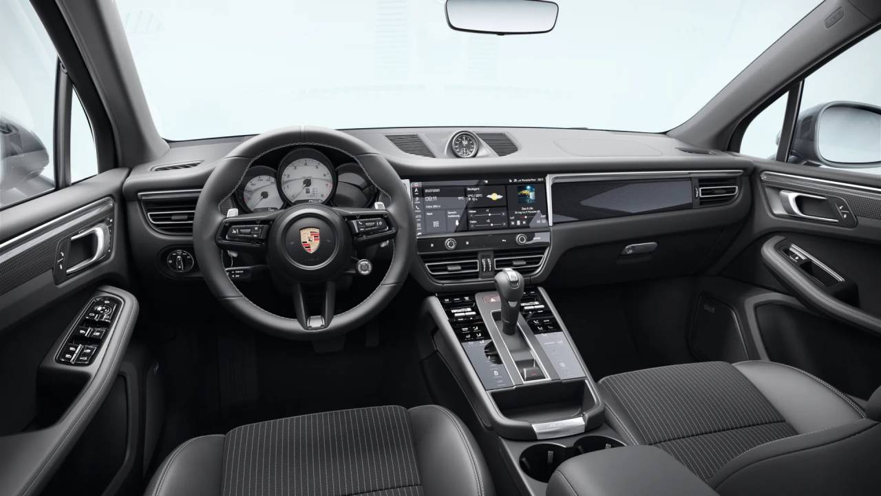 2026 Porsche Macan T photo 10