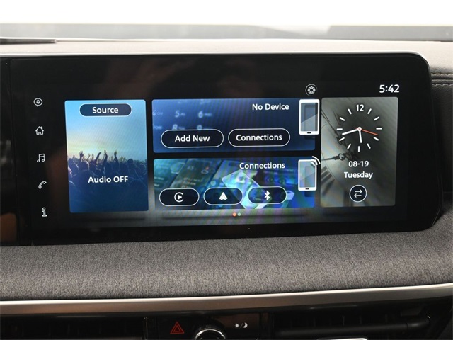 2025 Nissan Kicks SV photo 3