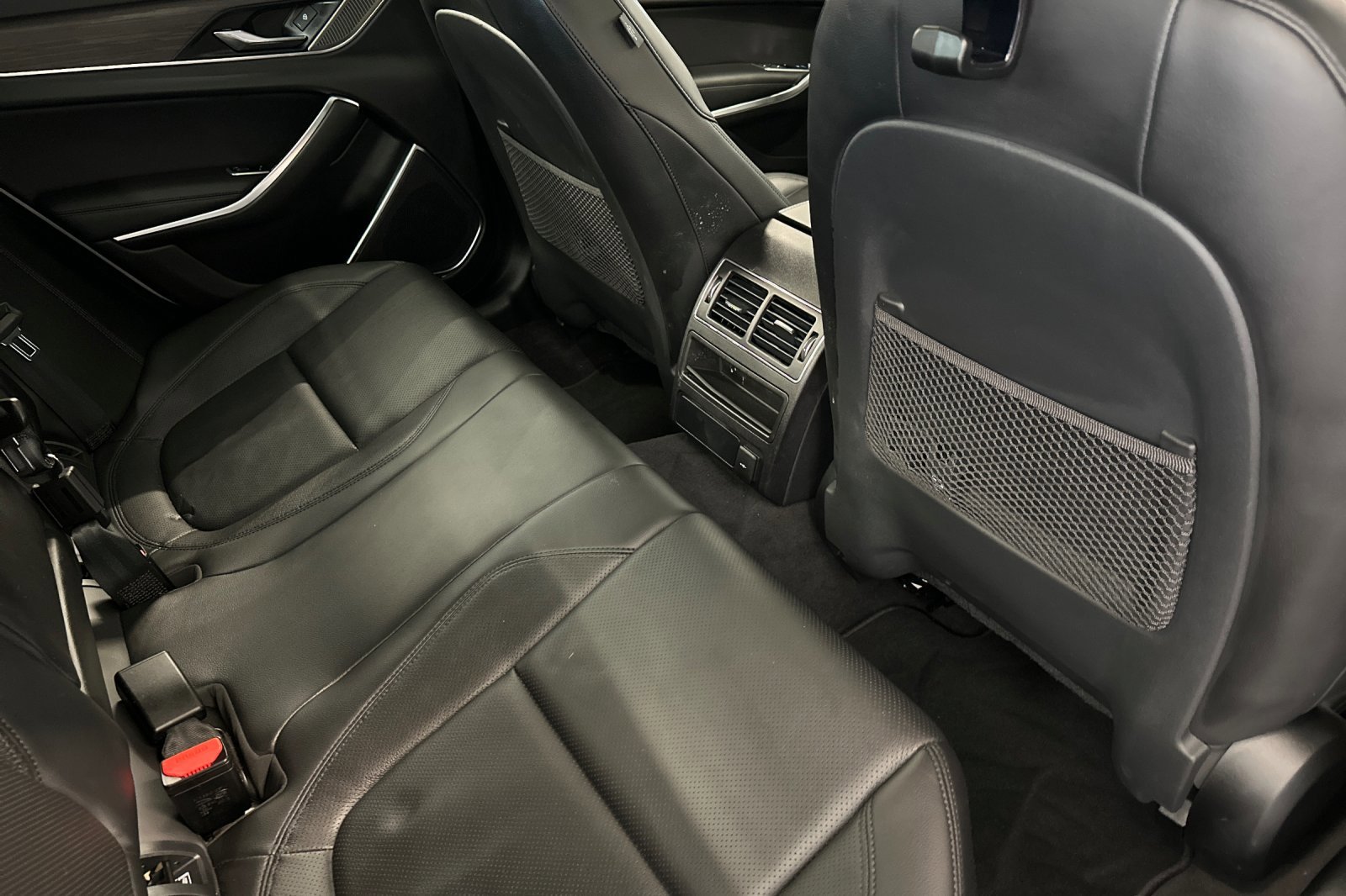 2023 Jaguar XF SE photo 24