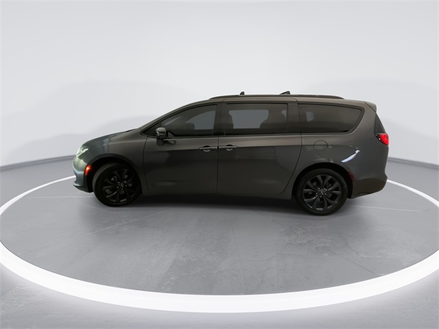 2020 Chrysler Pacifica Limited photo 9