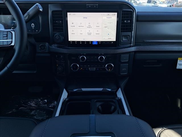 2025 Ford F-350 Platinum photo 13