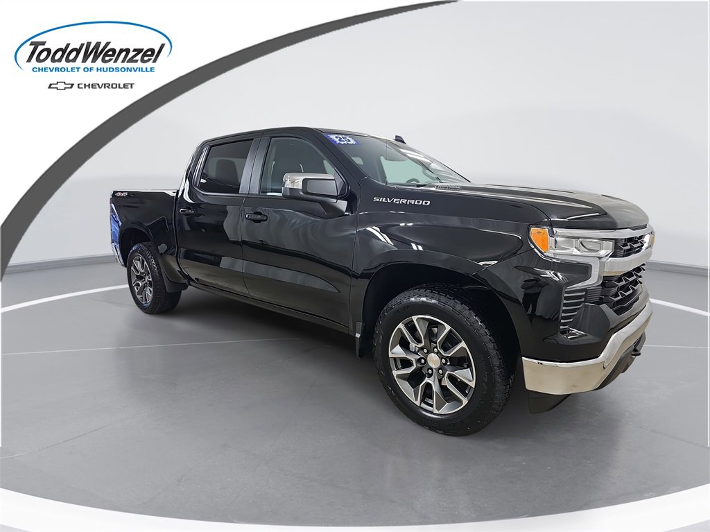 2025 Chevrolet Silverado 1500 LT's photo